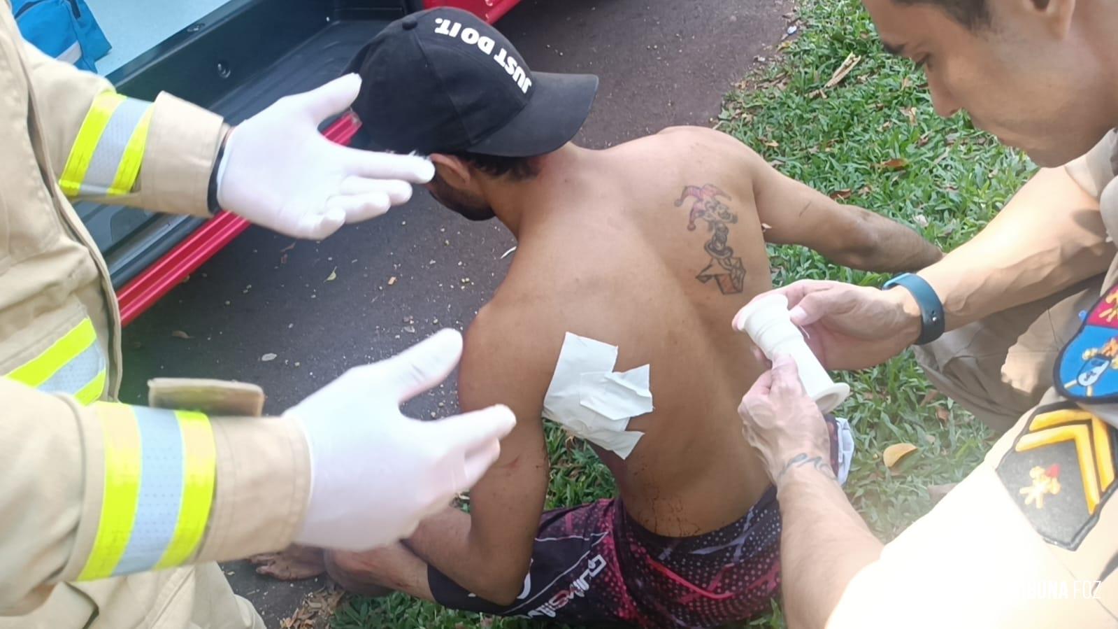 Siate socorre homem esfaqueado na Favela do Cemitério