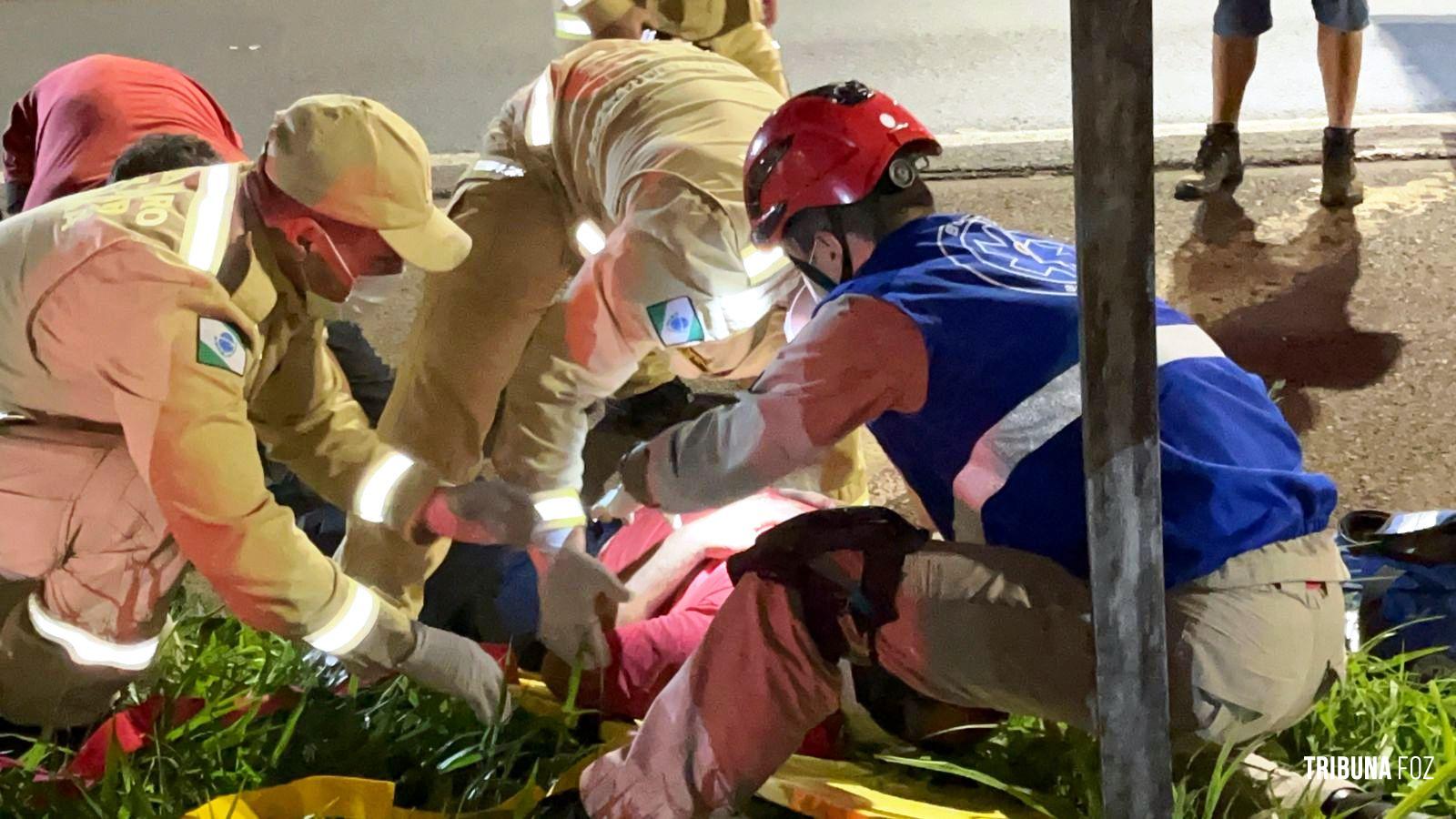 Siate socorre motociclista que voltava do trabalho após colisão na BR-277