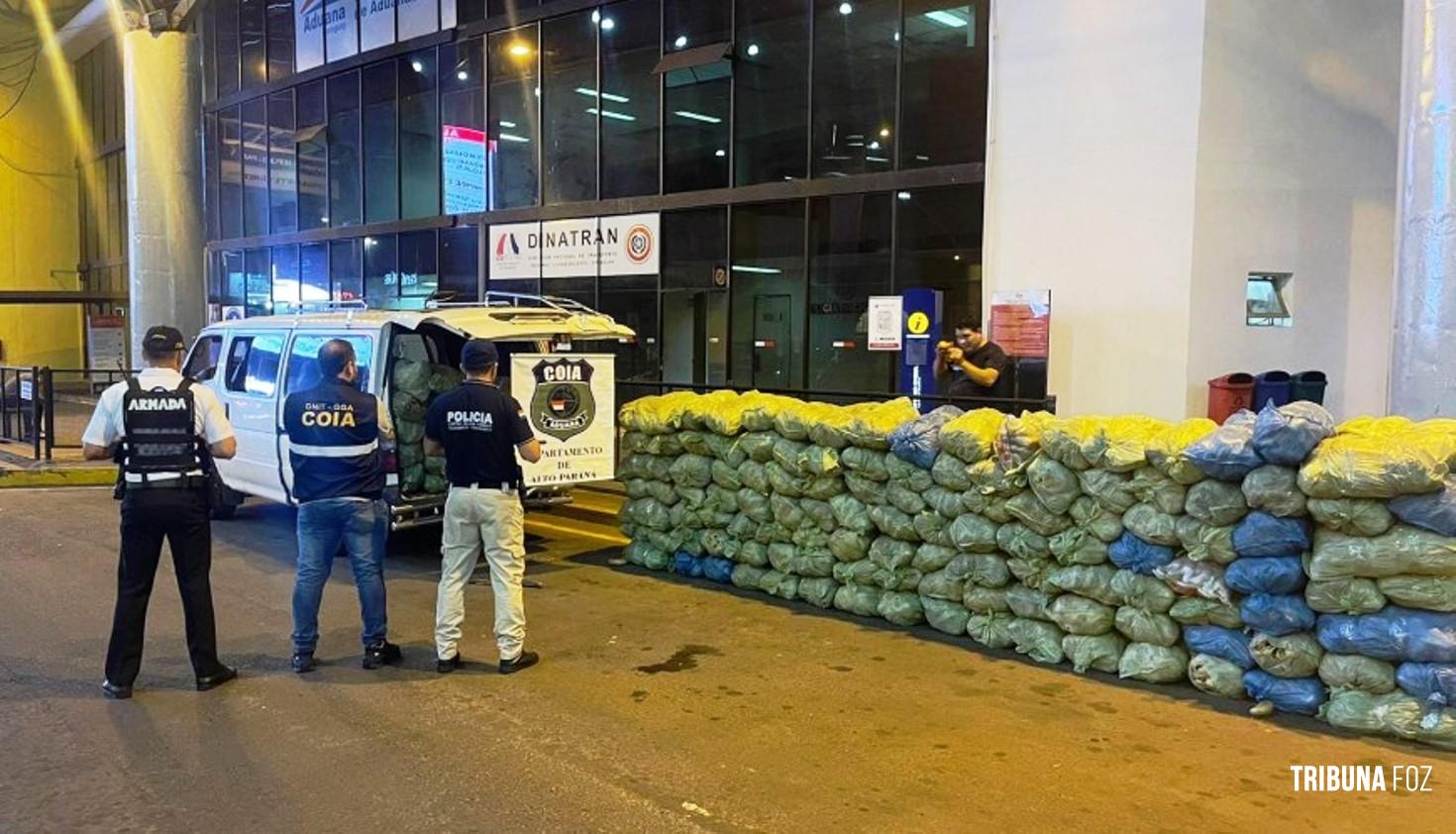 Agentes policiais do Paraguai apreendem 5 toneladas de batatinha contrabandeada da argentina