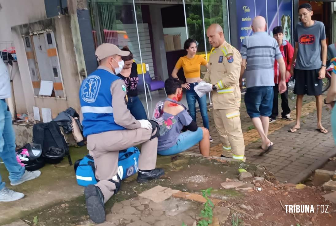 Ciclista é socorrido pelo Siate após colisão no Bairro Campos do Iguaçu