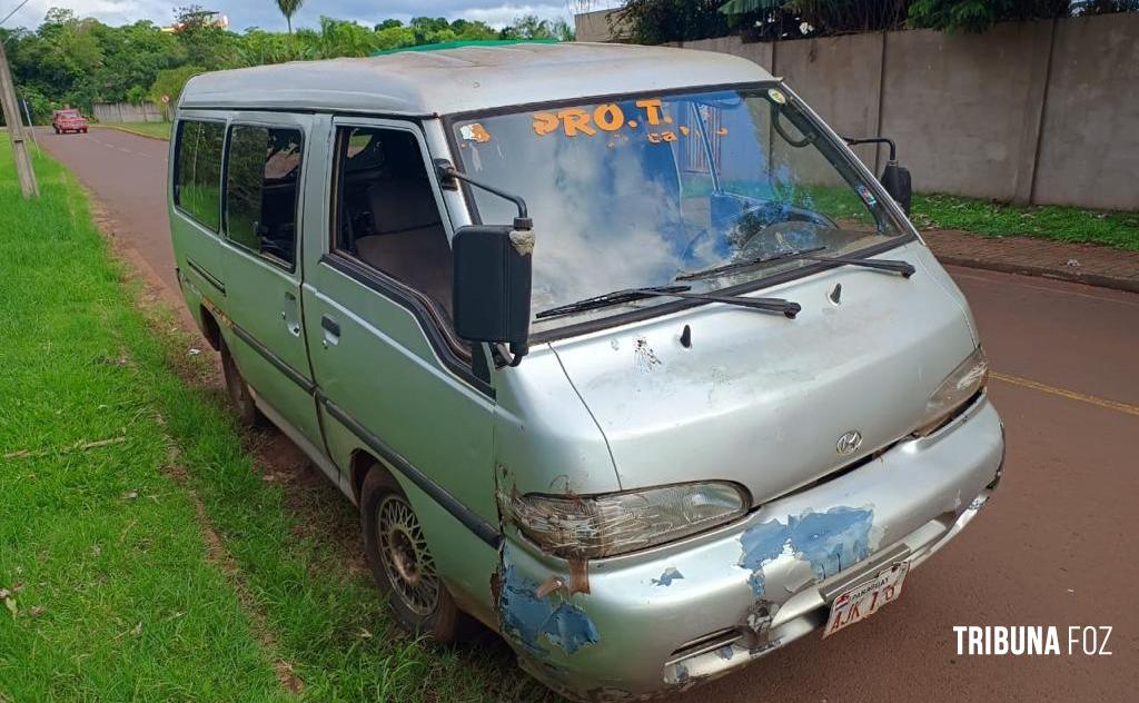 Policia Federal apreende veículo com dezenas de galões de azeite adulterado em Foz do Iguaçu