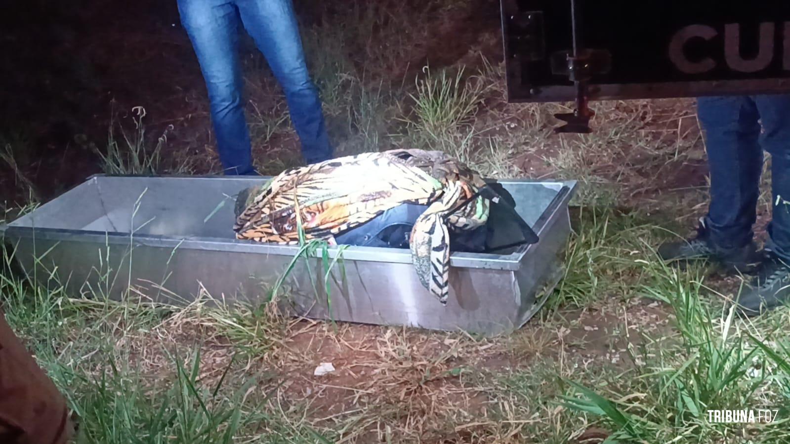 Mulher é encontrada morta dentro de uma mala em terreno baldio no Bairro Porto Belo