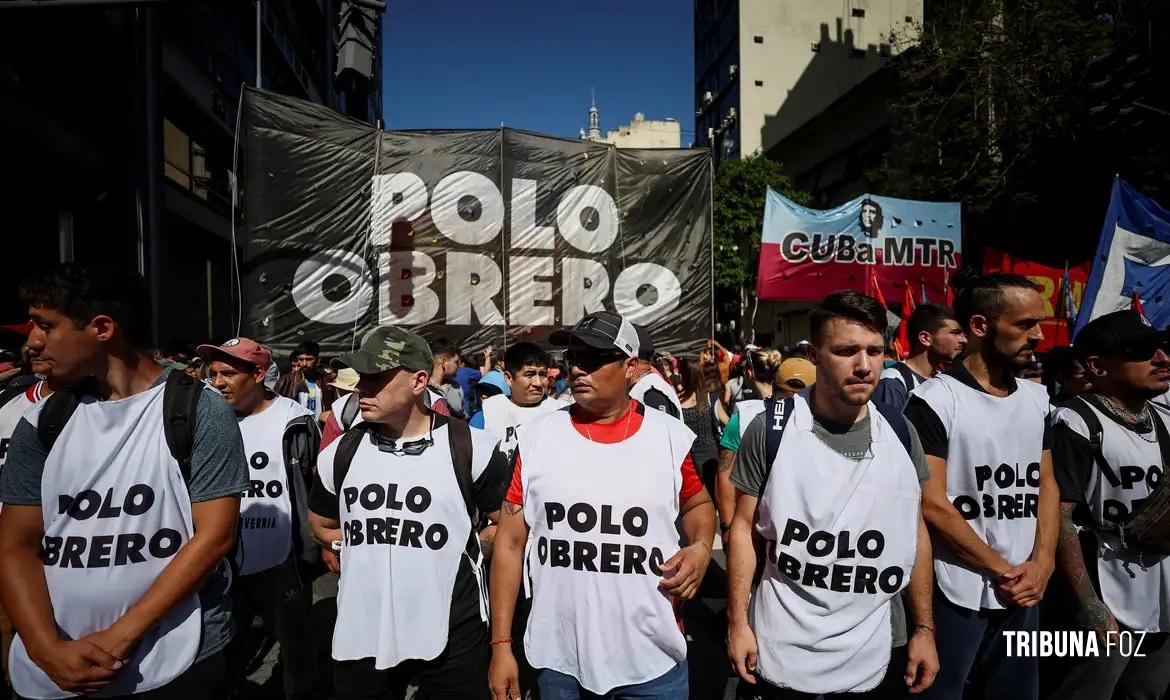 Protestos na Argentina têm momentos de tensão e dois detidos