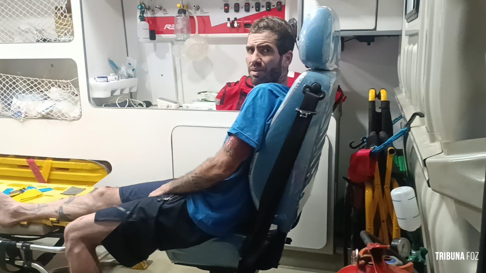 Motociclista é socorrido pelo Siate no Bairro Morumbi Motociclista é socorrido pelo Siate no Bairro Morumbi