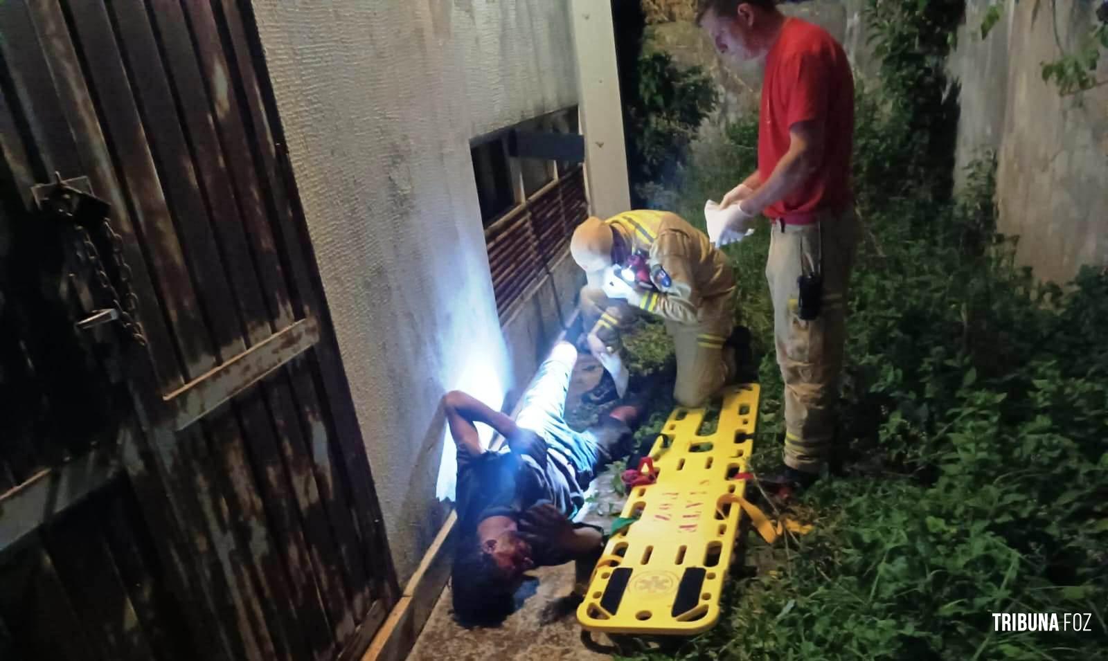 Ladrão de cabo de telefonia sofre descarga elétrica e é socorrido pelo Siate durante a madrugada