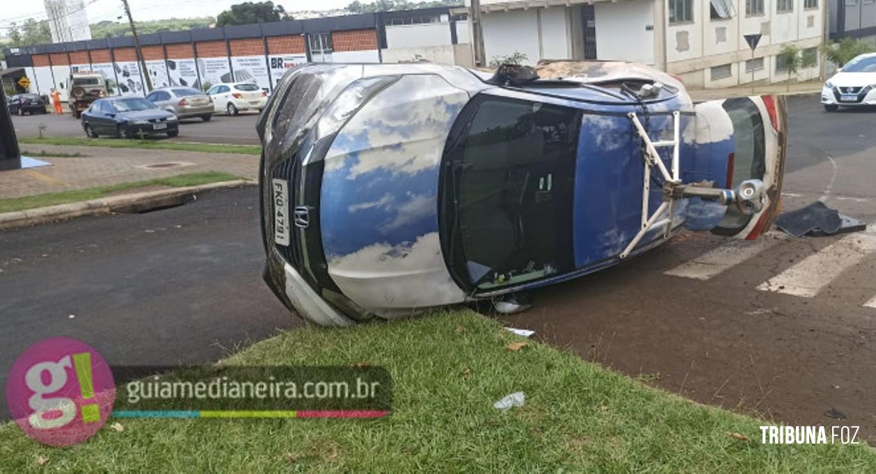 Veículo do Google Street View se envolve em acidente no centro de Medianeira