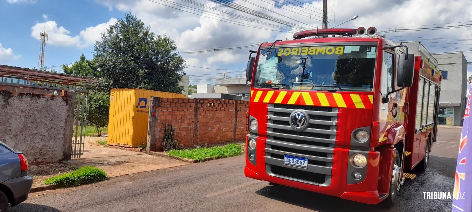 Bombeiros intervém em principio de incêndio a residência no Bairro Porto Meira