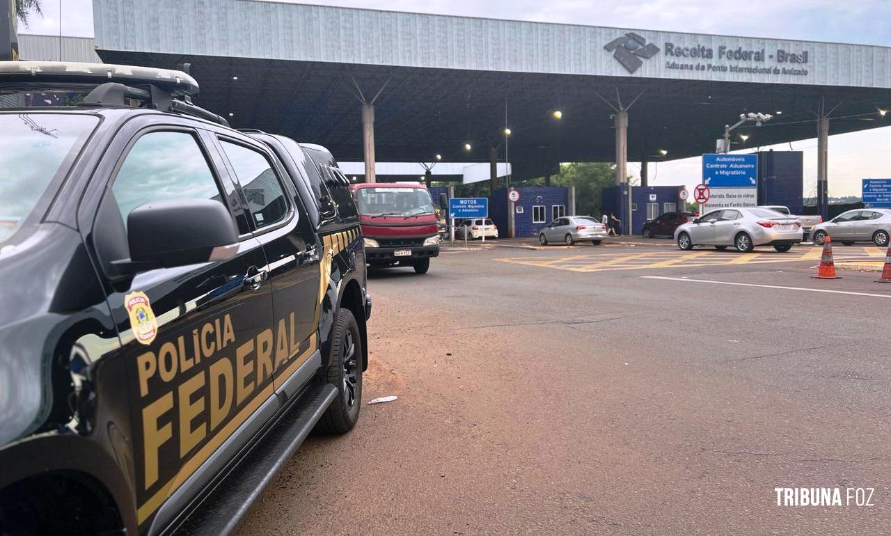 Policia Federal e Receita Federal prendem guia de viagem por promover migração ilegal em Foz do Iguaçu