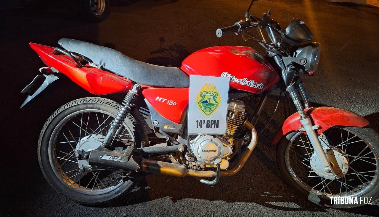 Policia Militar recupera moto furtada na Favela do Monsenhor