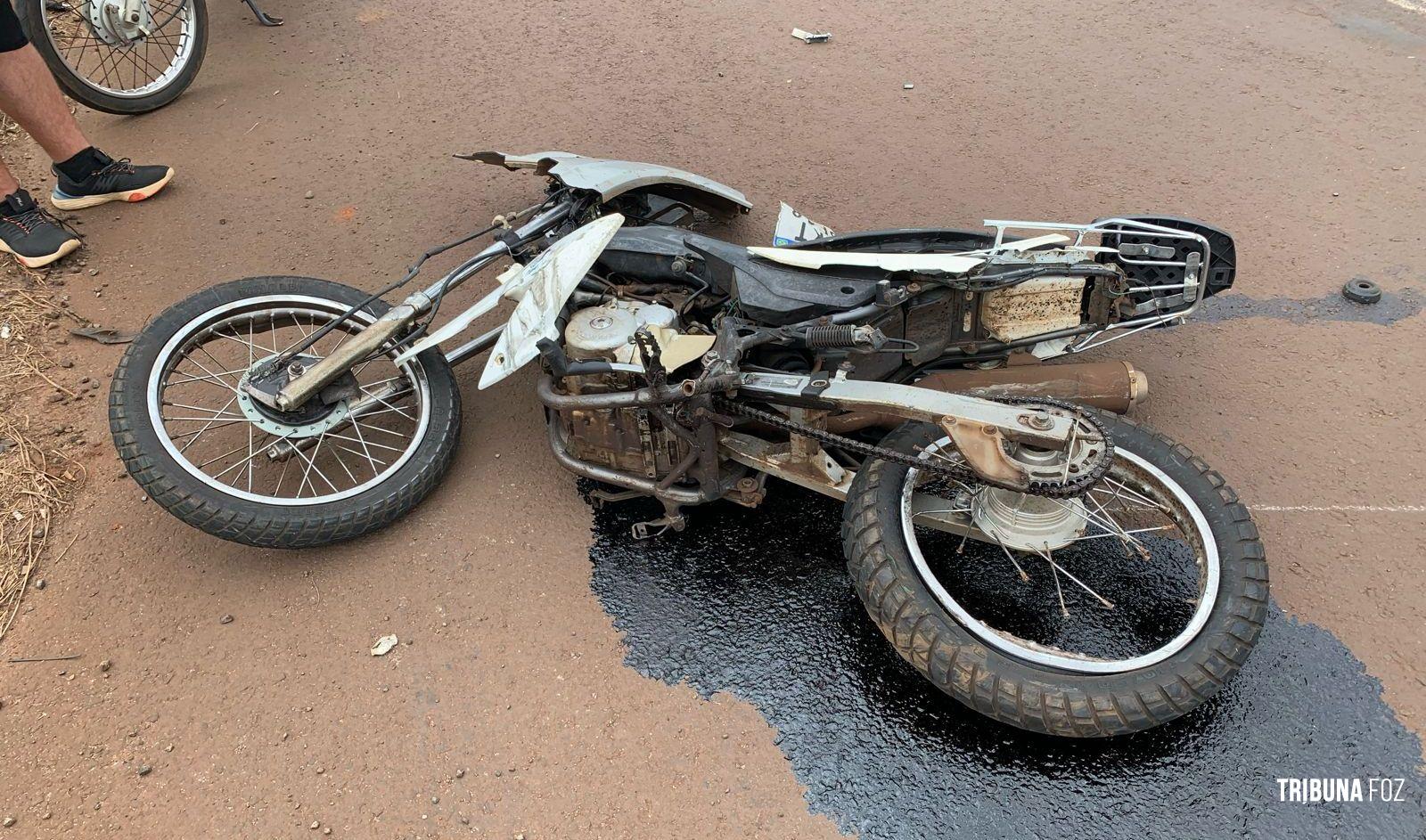 Siate socorre motociclista após colisão entre carro e carreta na BR-277