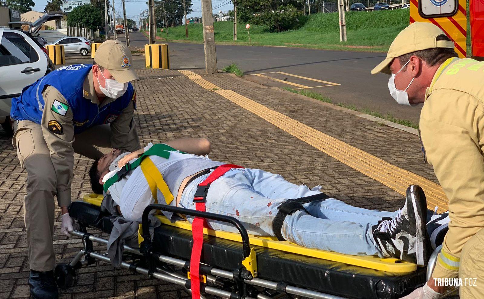 Motociclista é socorrido pelo Siate após colisão na marginal da BR-277