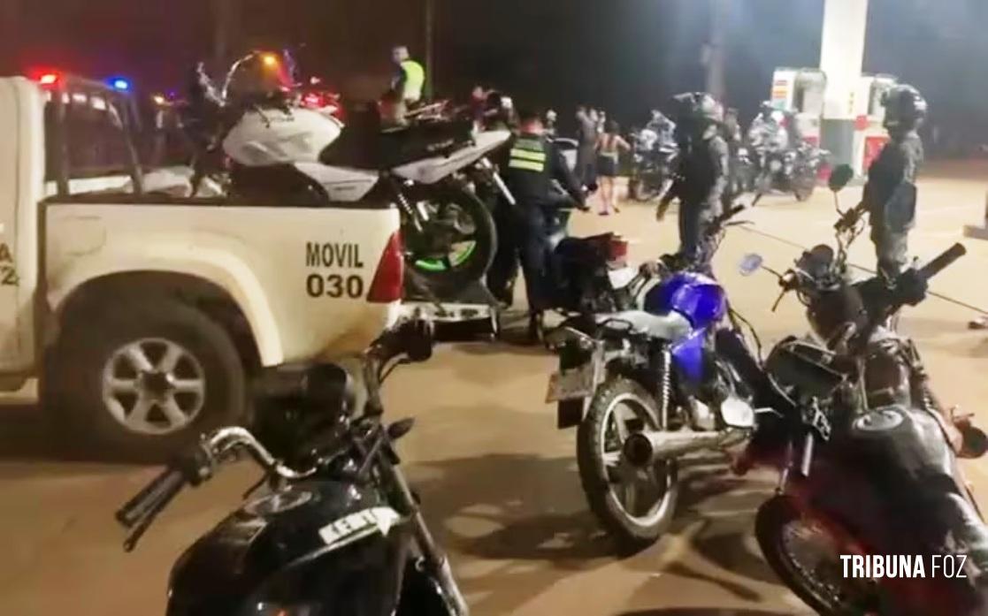 Policia Nacional do Paraguai apreende 14 motos com  escapamentos adulterados em Ciudad Del Este