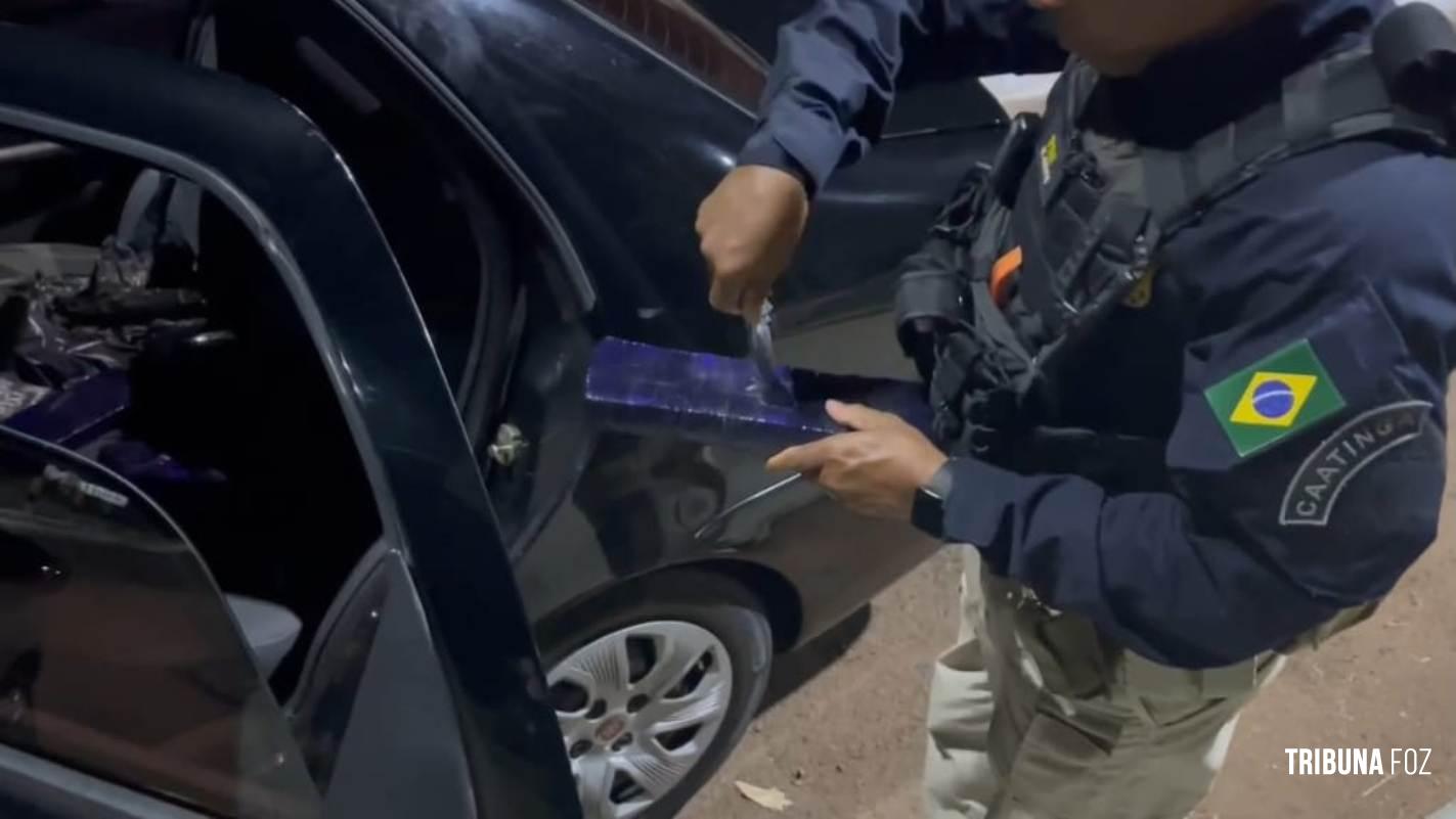 PRF prende duas pessoas com 21,1 Kg de maconha que tinham como destino a cidade de Barra Velha/SC