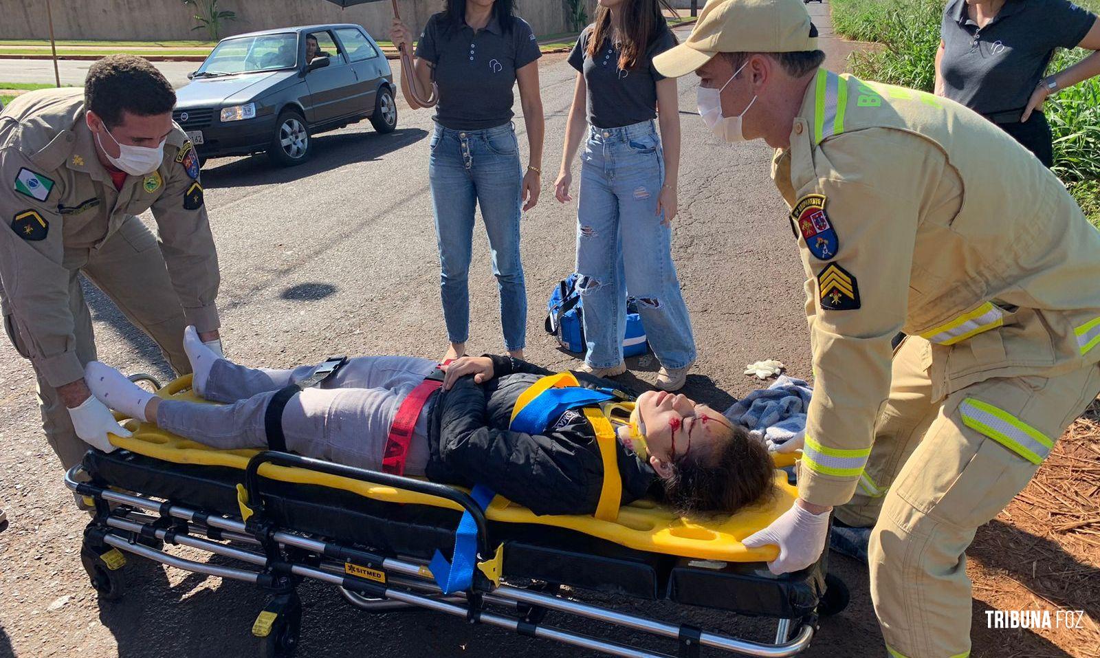 Siate socorre duas pessoas após colisão na Av. Perimetral Leste