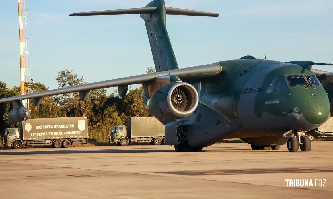 Avião da FAB e caminhões levam 220 toneladas de doações de SP para RS