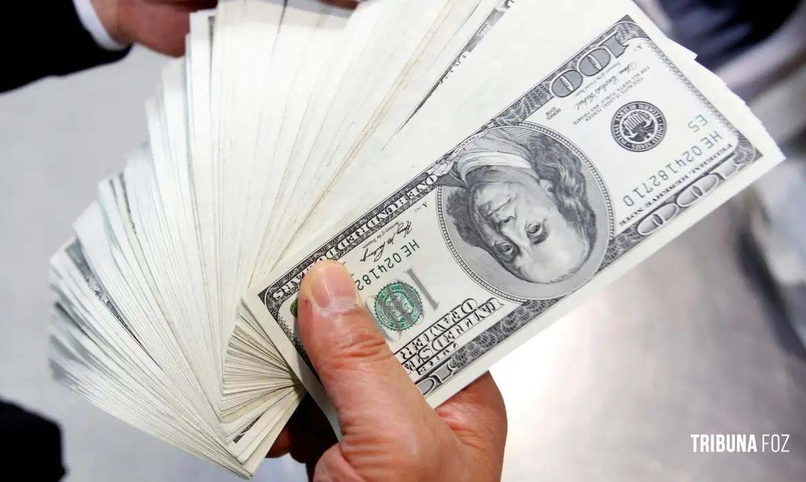 Dólar fecha abaixo de R$ 5,10 pela primeira vez em três semanas