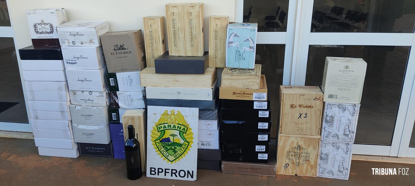 BPFRON apreende veículo carregado com 55 caixas de vinhos em Santo Antônio do Sudoeste