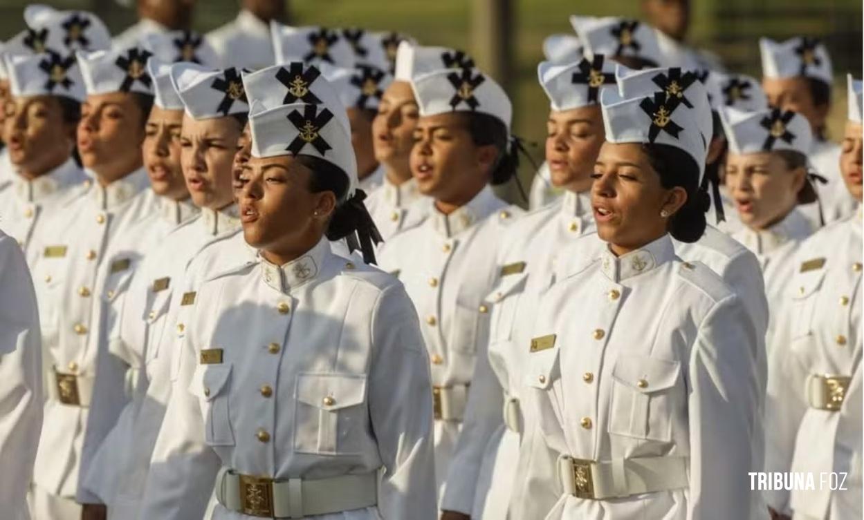 Marinha forma primeira turma de mulheres combatentes das Forças Armadas Brasileiras