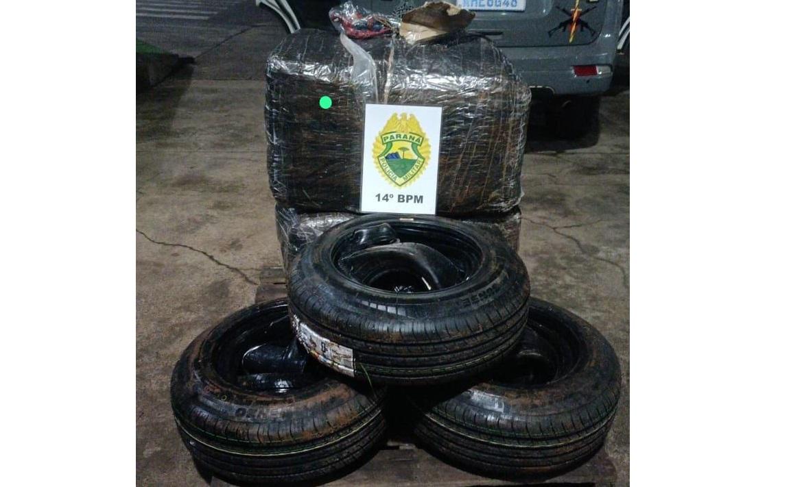 ROTAM apreende contrabando de pneus e brinquedos na Favela do Monsenhor