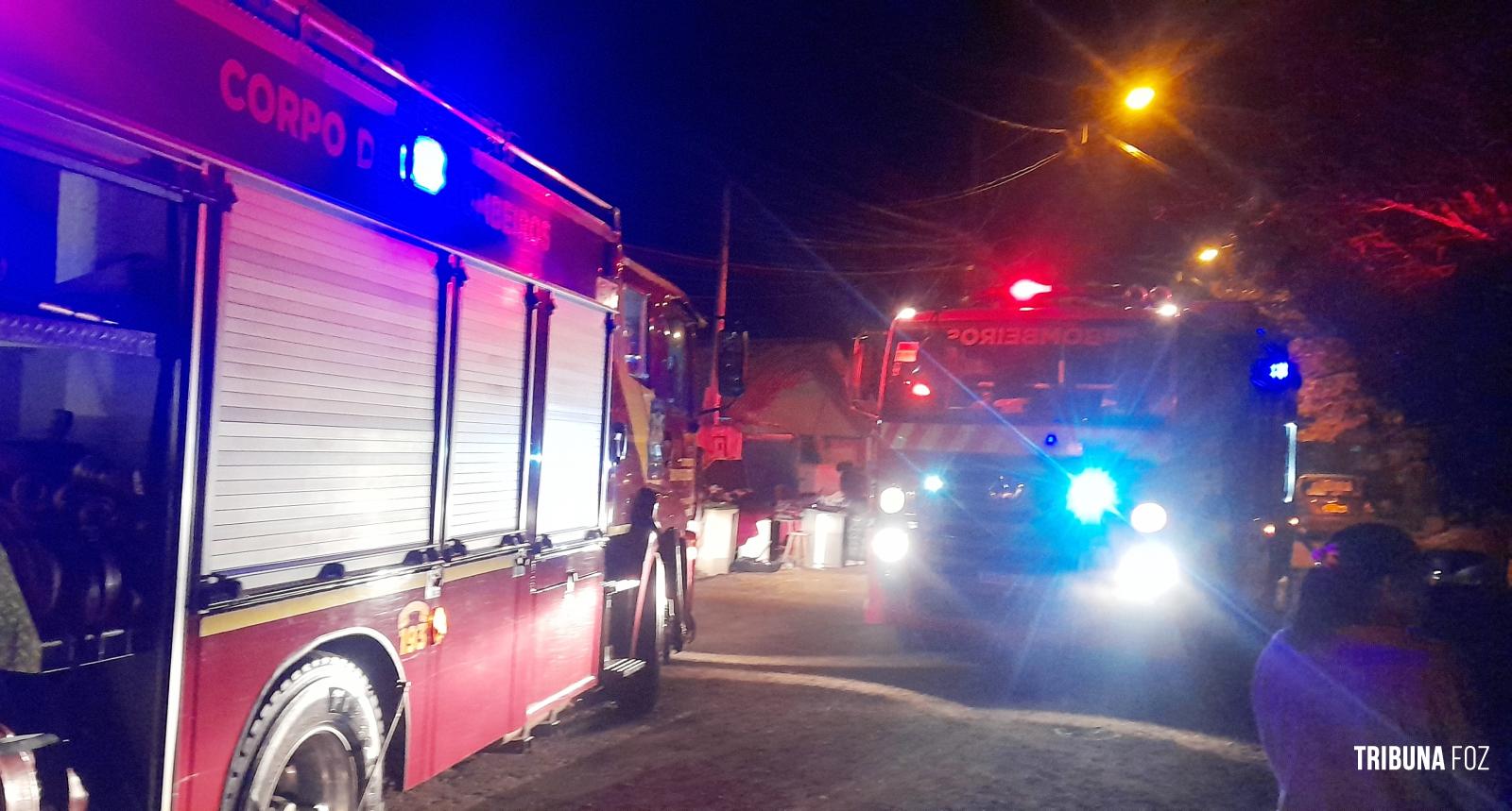 Bombeiros interveem em incêndio a residência no Morenitas II