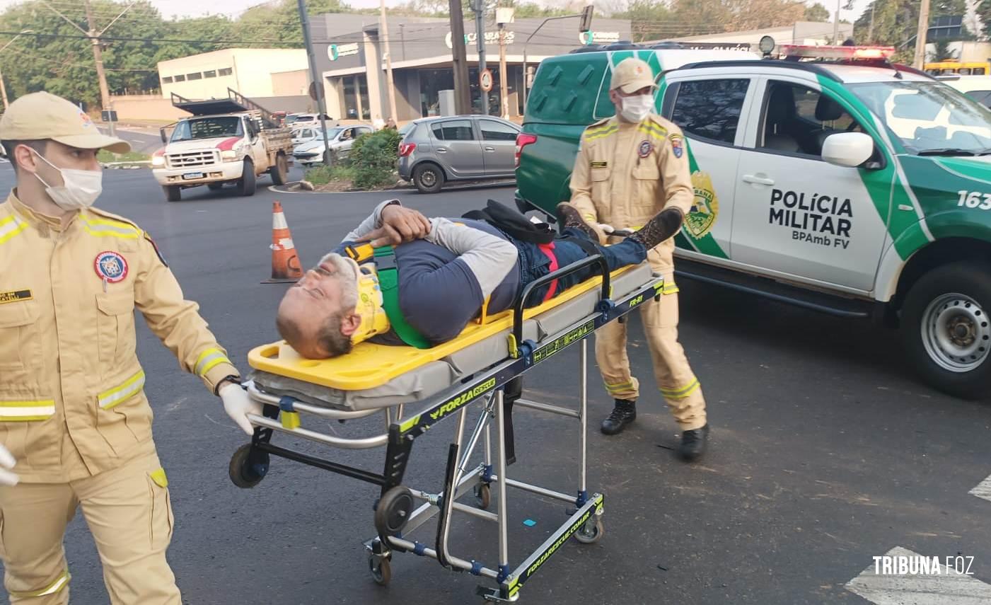 Motociclista é socorrido pelo Siate após colisão no Jardim América