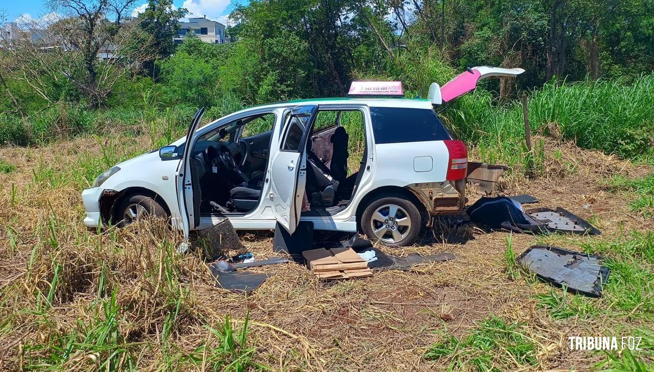 Policia Federal e PM/PR recuperam veículo roubado com mercadorias contrabandeadas