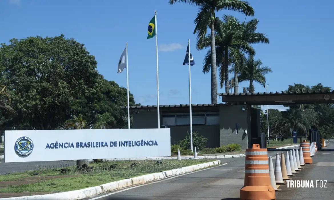 Ex-diretor da Abin municiou Bolsonaro para produzir desinformação