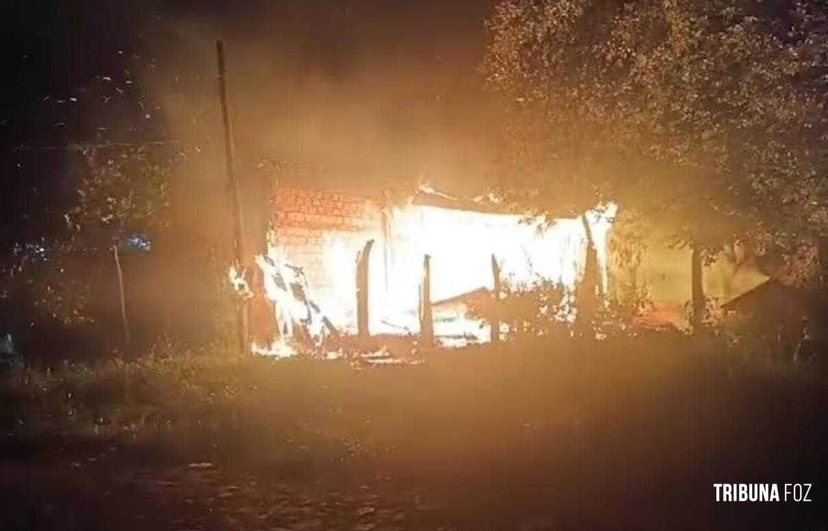 Idosa de 75 anos morre carbonizada após incêndio a residência no Paraguai Idosa de 75 anos morre carbonizada após incêndio a residência no Paraguai