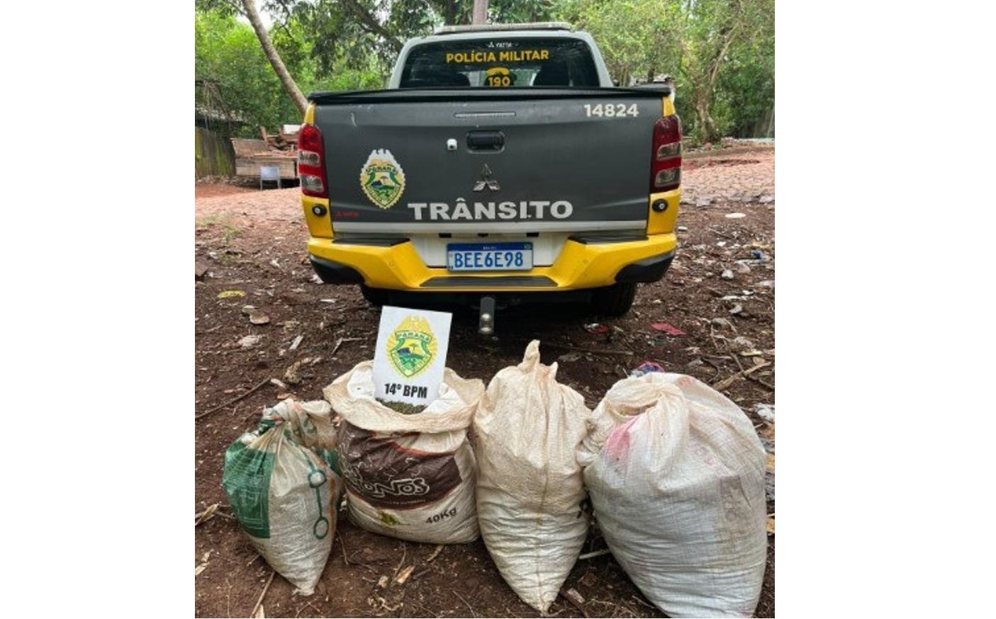 Militares do Trânsito da PM apreendem 29 Kg de maconha na Favela do Monsenhor Militares do Trânsito da PM apreendem 29 Kg de maconha na Favela do Monsenhor
