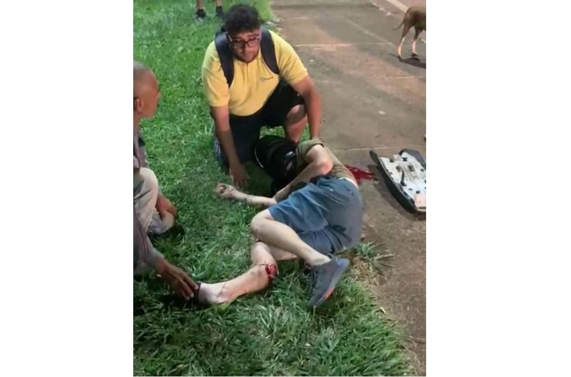 Motociclista é socorrido pelo Siate após colisão na Av. Mario Filho Motociclista é socorrido pelo Siate após colisão na Av. Mario Filho