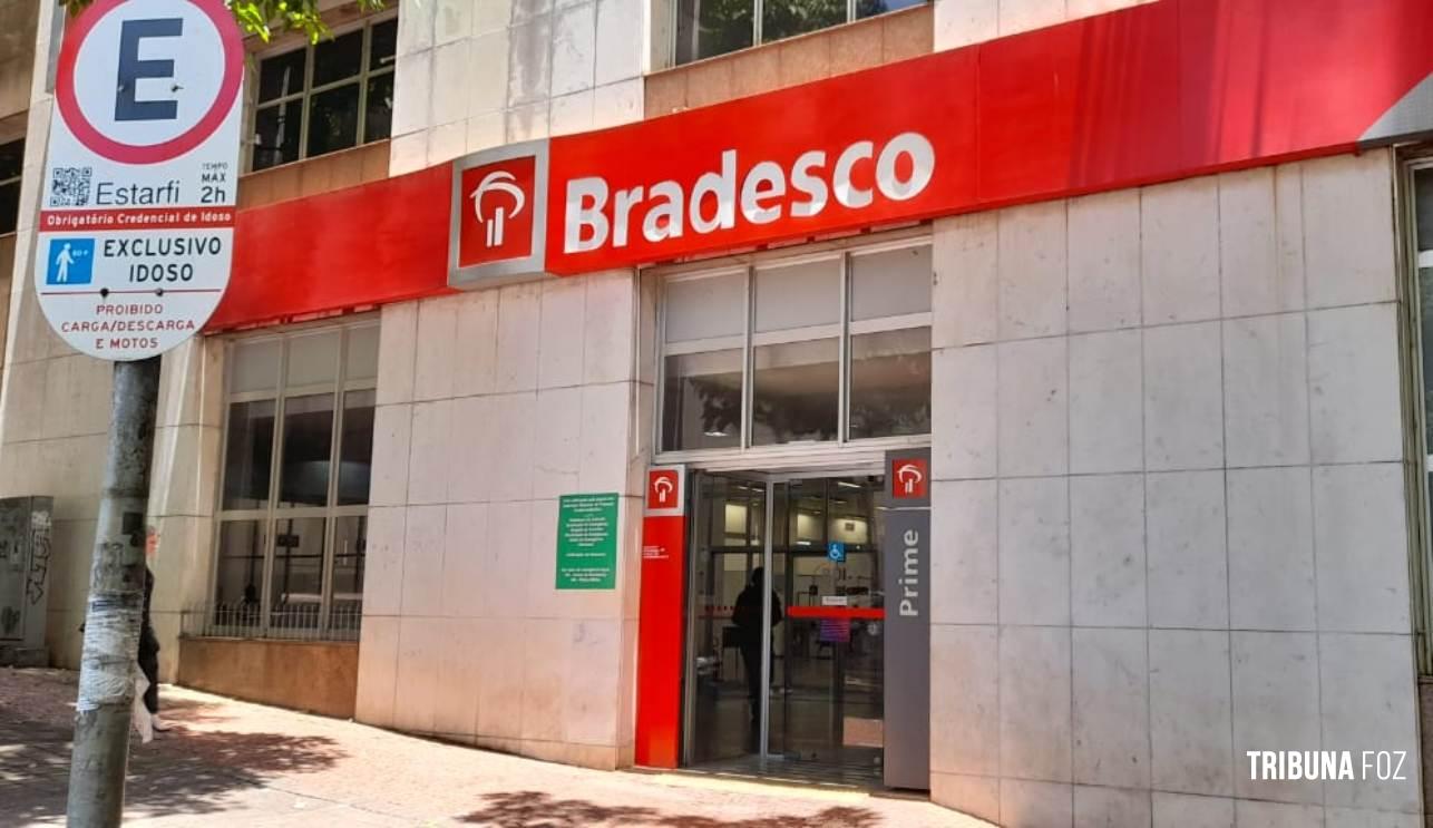 Agência do Bradesco de Foz não cumpre a lei e deixa clientes revoltados pela falta de atendimento