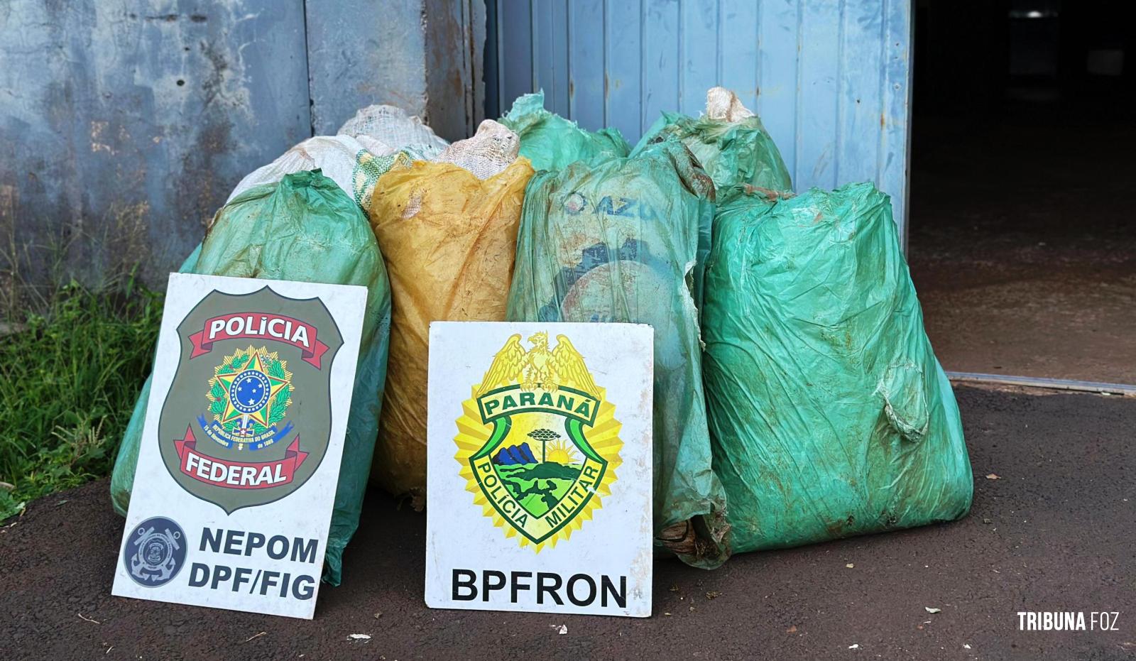 BPFRON e PF apreendem 97,3 Kg de maconha tipo capulho no porto clandestino do Monsenhor em Foz do Iguaçu BPFRON e PF apreendem 97,3 Kg de maconha tipo capulho no porto clandestino do Monsenhor em Foz do Iguaçu
