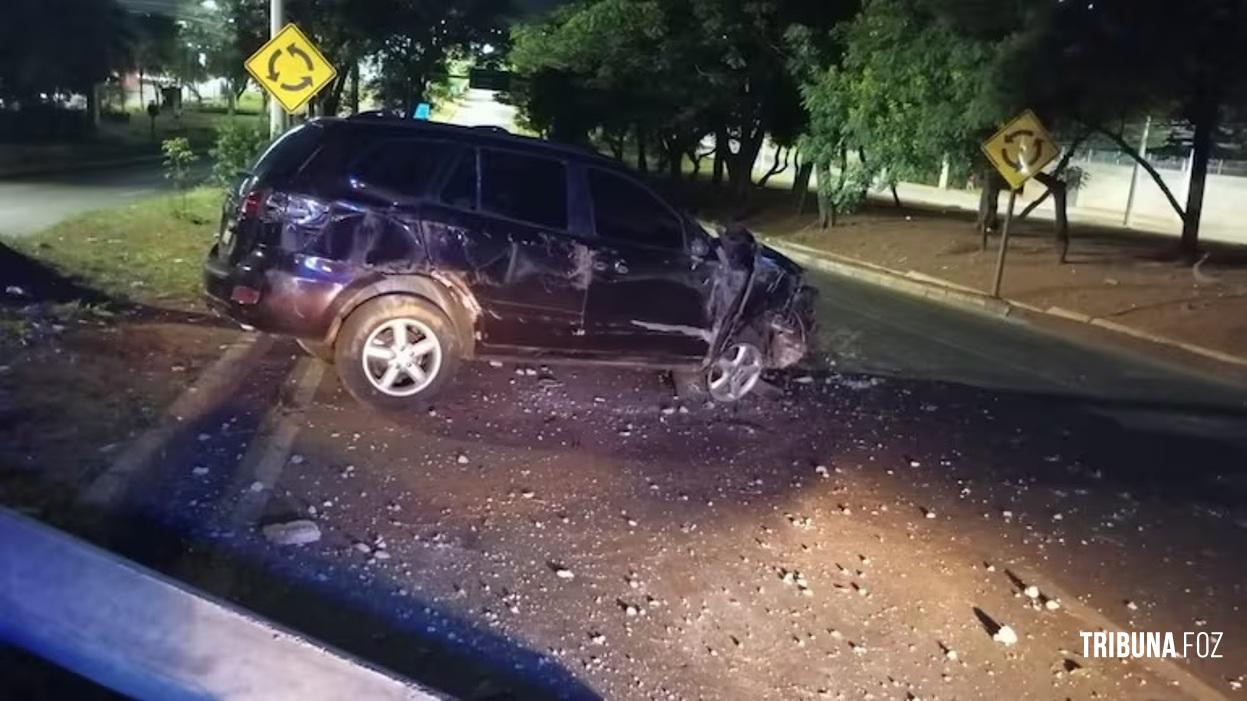 Condutor colide contra poste e se nega a fazer o teste do bafômetro em Ciudad Del Este Condutor colide contra poste e se nega a fazer o teste do bafômetro em Ciudad Del Este