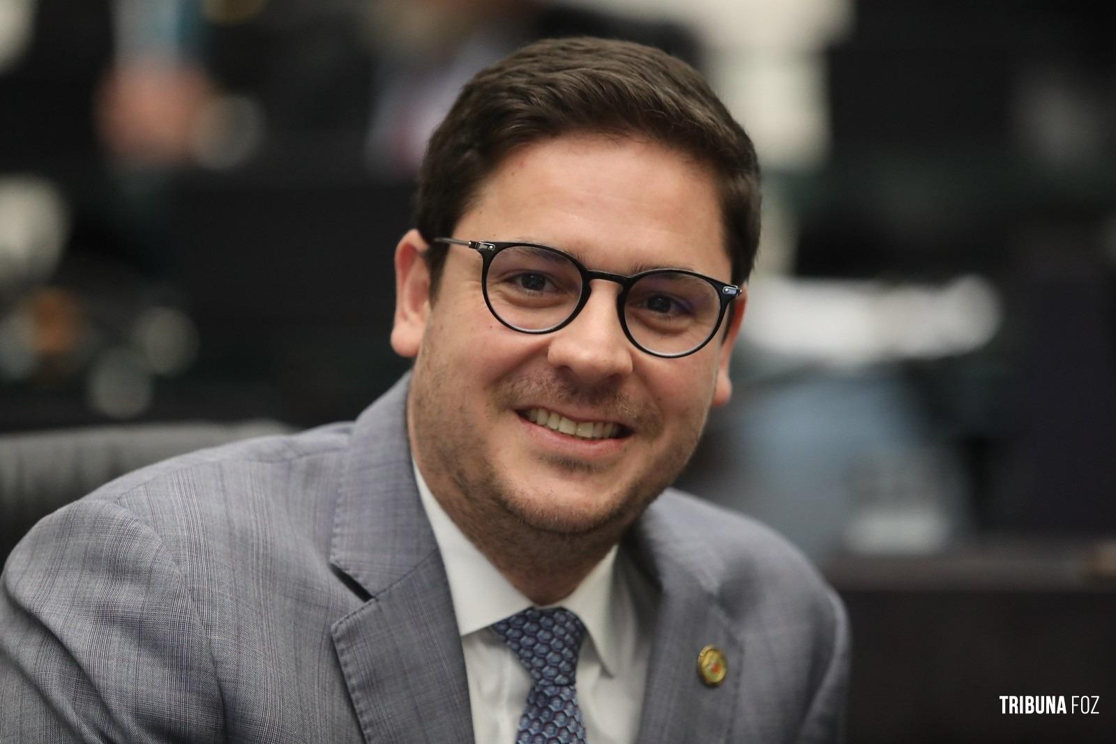 Deputado Matheus Vermelho: O Mais "Gastão" do Paraná