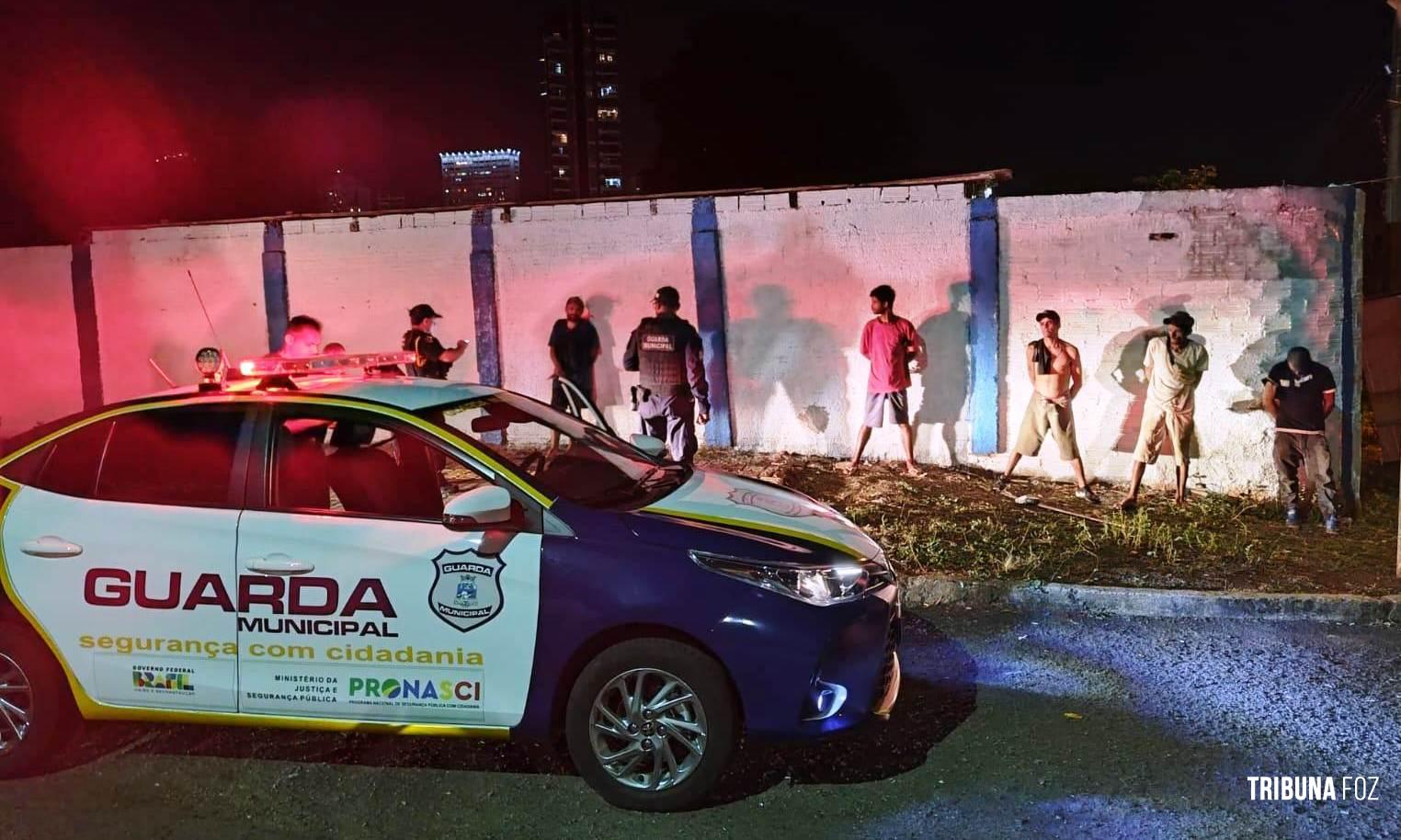 GM realiza abordagens na Favela do Monsenhor após aumento de incidência de crimes GM realiza abordagens na Favela do Monsenhor após aumento de incidência de crimes