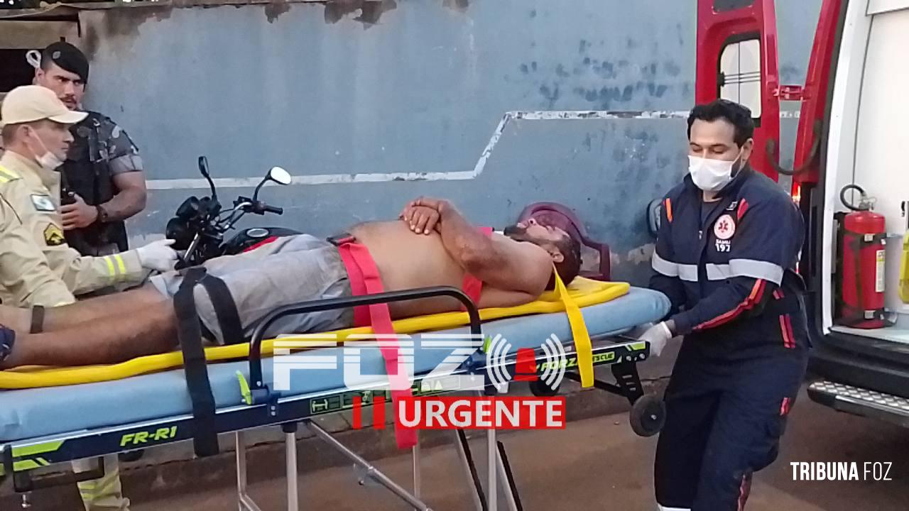 Homem leva dois tiros na barriga e na face e é socorrido pelo Siate na Vila Miranda Homem leva dois tiros na barriga e na face e é socorrido pelo Siate na Vila Miranda