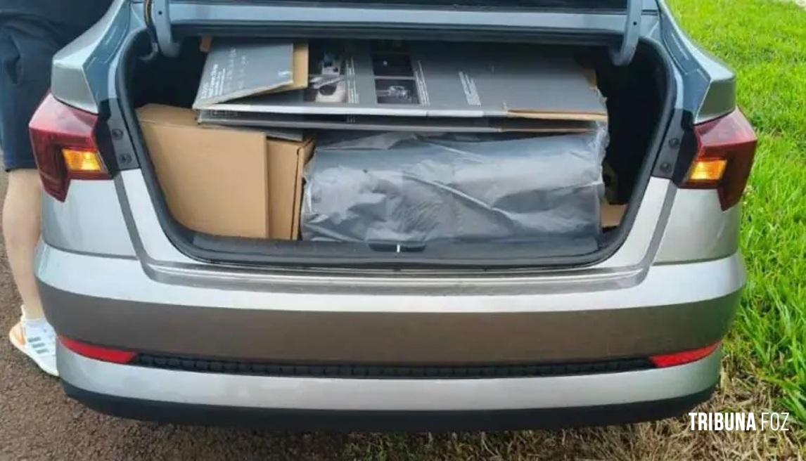 Receita Federal apreende eletrônicos em três carros na fronteira Receita Federal apreende eletrônicos em três carros na fronteira
