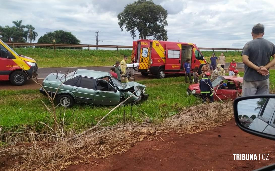 Três vitimas socorridas após colisão traseira na BR-277 em São Miguel do Iguaçu Três vitimas socorridas após colisão traseira na BR-277 em São Miguel do Iguaçu