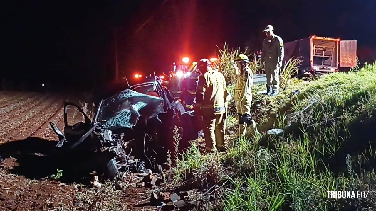 Acidente deixa dois mortos e dois feridos graves durante a madrugada em Foz do Iguaçu Acidente deixa dois mortos e dois feridos graves durante a madrugada em Foz do Iguaçu