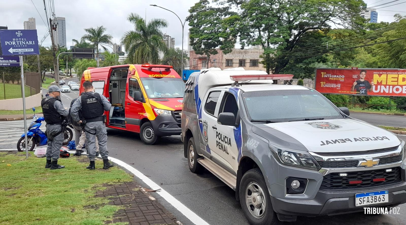 Motociclista fica feridos após colisão com a viatura da Policia Penal Motociclista fica feridos após colisão com a viatura da Policia Penal