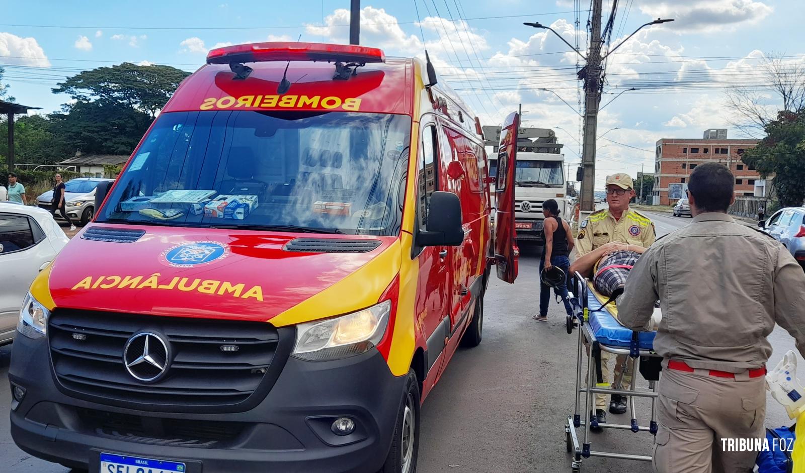 Motociclista fica gravemente ferida após colisão na Av. Felipe Wandscheer Motociclista fica gravemente ferida após colisão na Av. Felipe Wandscheer
