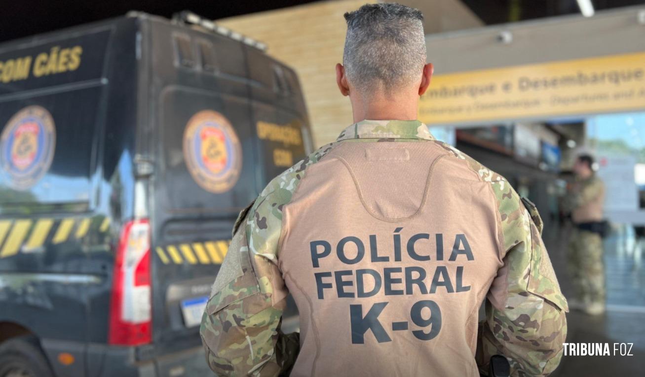 Policia Federal apreende menor de idade com 10 tabletes de maconha na Rodoviária de Foz do Iguaçu Policia Federal apreende menor de idade com 10 tabletes de maconha na Rodoviária de Foz do Iguaçu