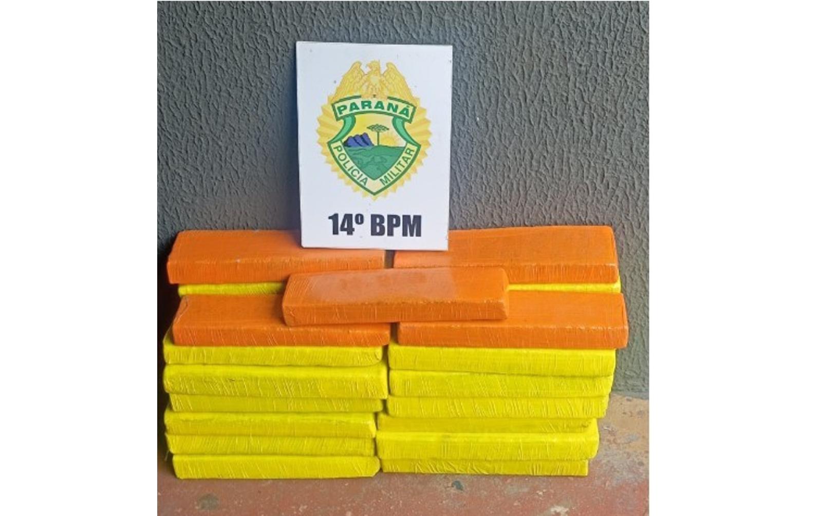 Polícia Militar prende homens com 50 Kg de maconha na rodoviária Polícia Militar prende homens com 50 Kg de maconha na rodoviária
