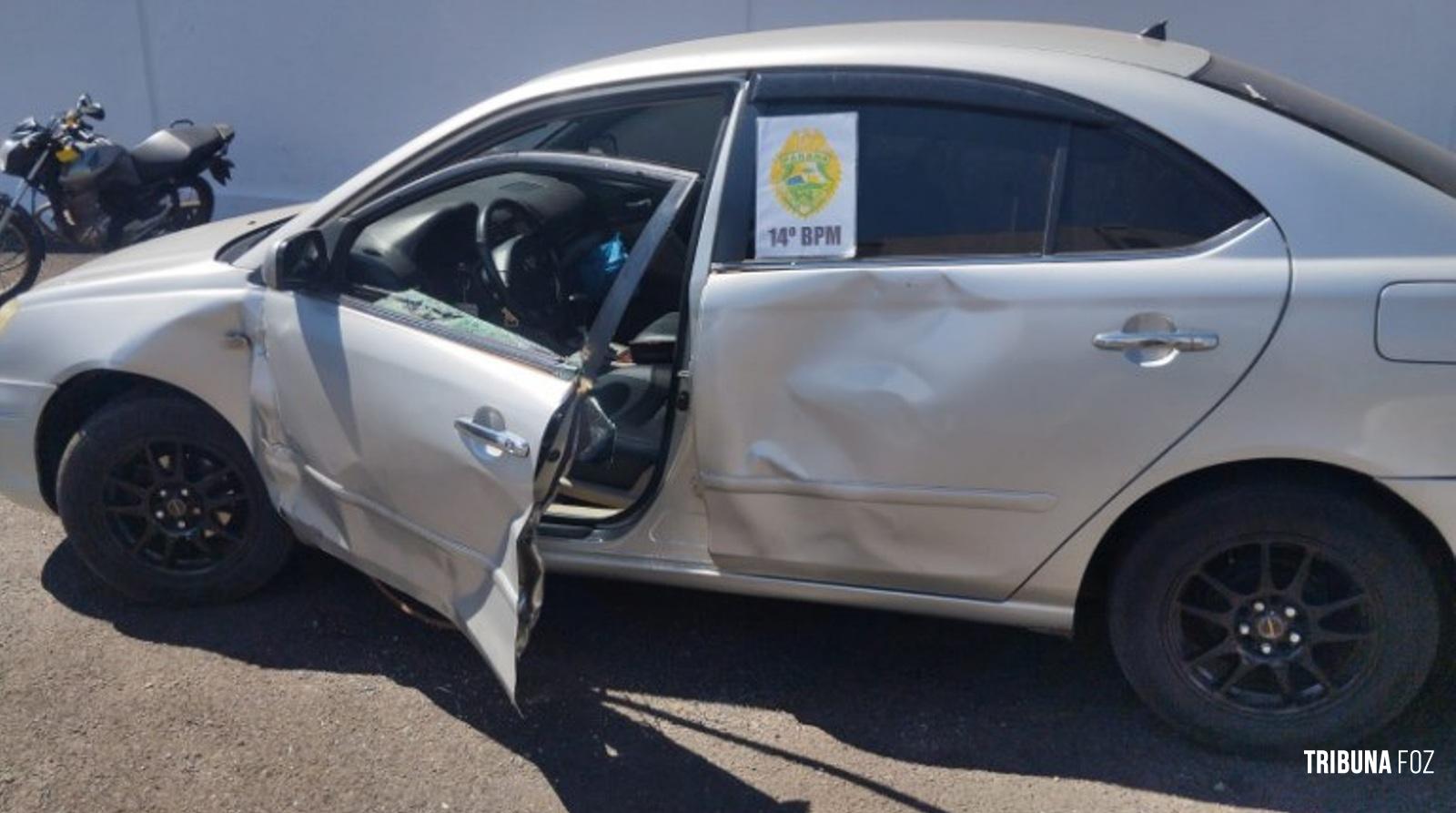 Polícia Militar recupera veículo roubado e prende autores no Bairro Monjolo Polícia Militar recupera veículo roubado e prende autores no Bairro Monjolo