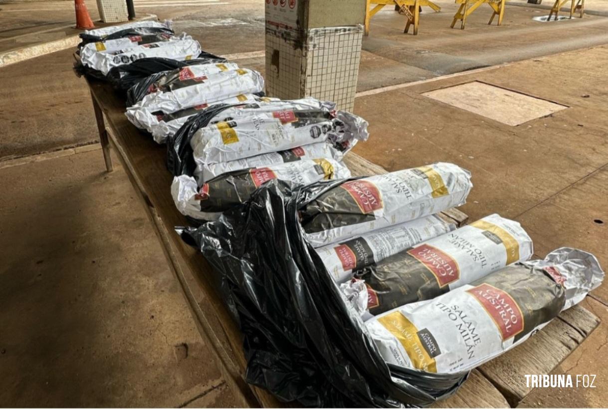 Receita Federal apreende 90 kg de salame irregular na Ponte Tancredo Neves Receita Federal apreende 90 kg de salame irregular na Ponte Tancredo Neves