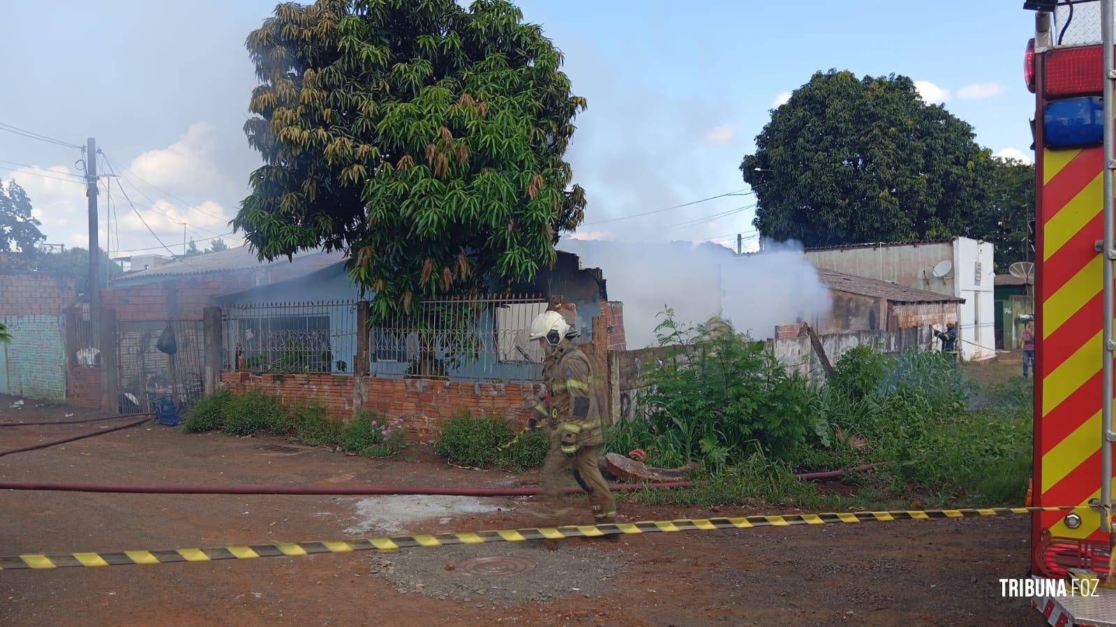 Bombeiros interveem em incêndio a residência no Porto Meira