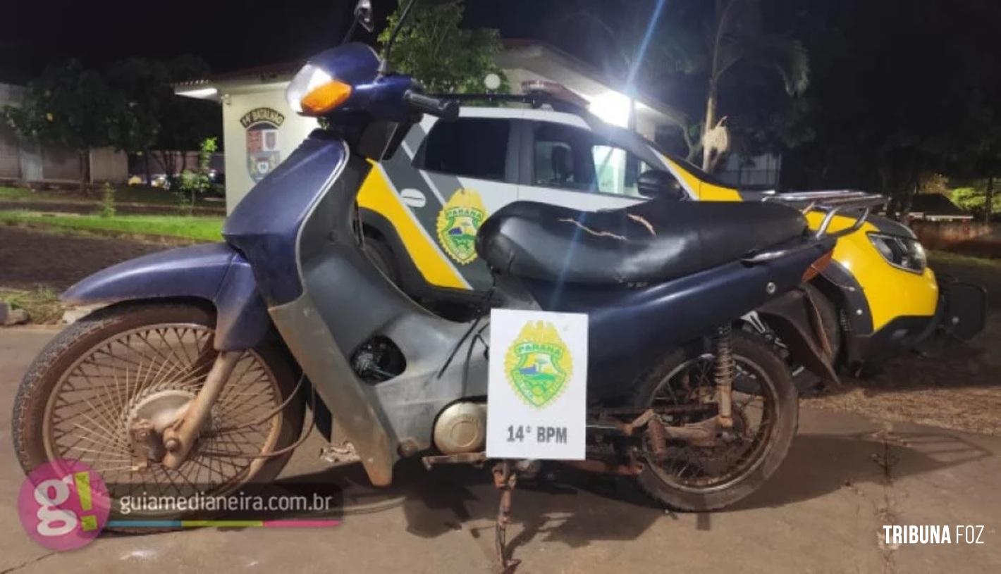 Condutor sem CNH tenta fugir de abordagem e tem moto apreendida em Medianeira