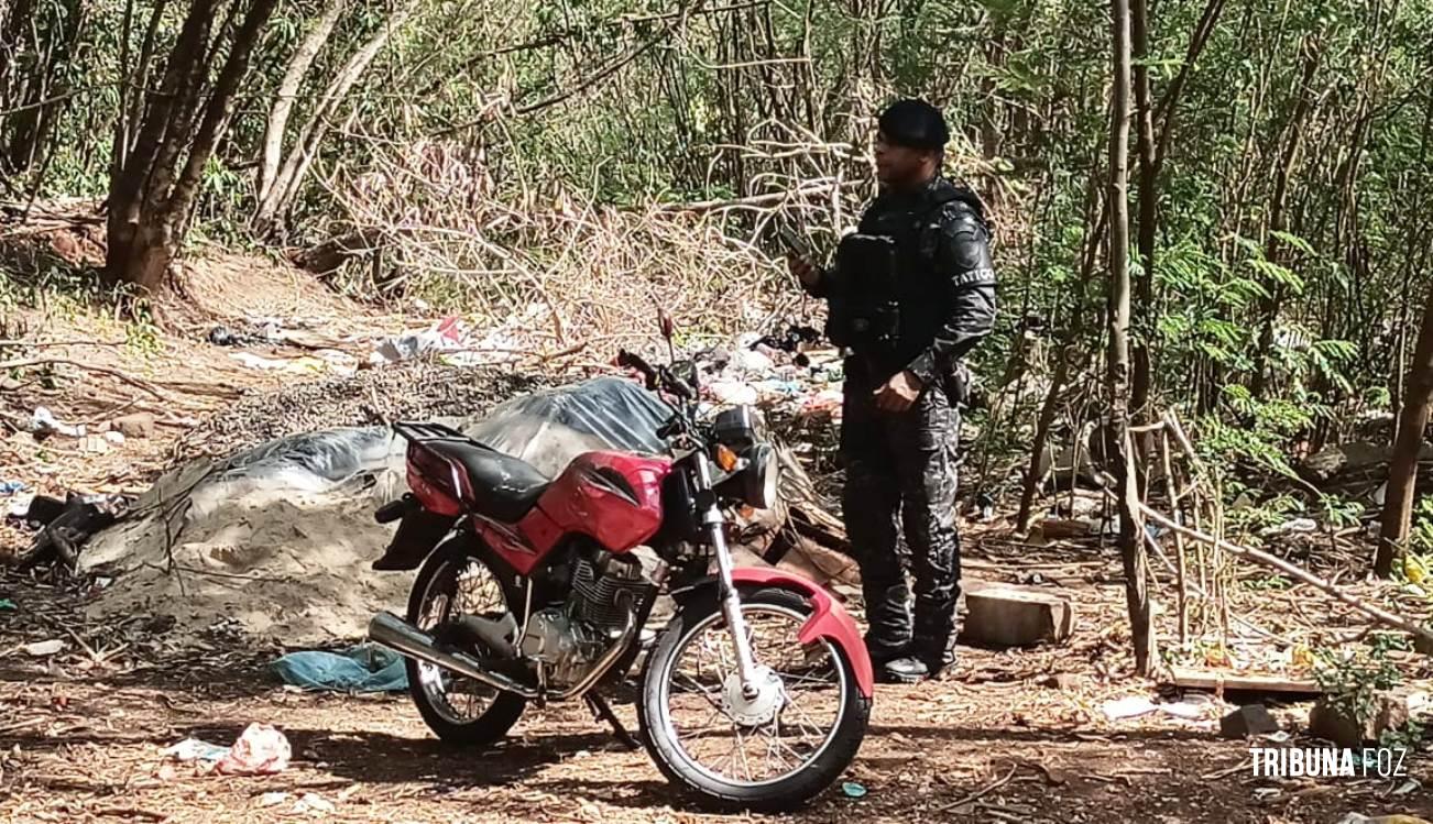 Guarda Municipal e Policia Civil apreendem motociclista furtada na Favela do Monsenhor