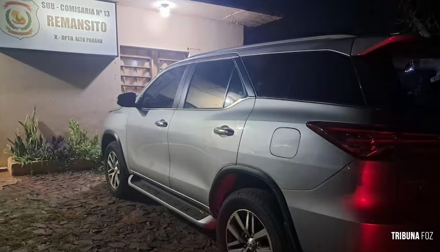 Abandonam caminhonete roubada ao lado da delegacia de Ciudad Del Este Abandonam caminhonete roubada ao lado da delegacia de Ciudad Del Este