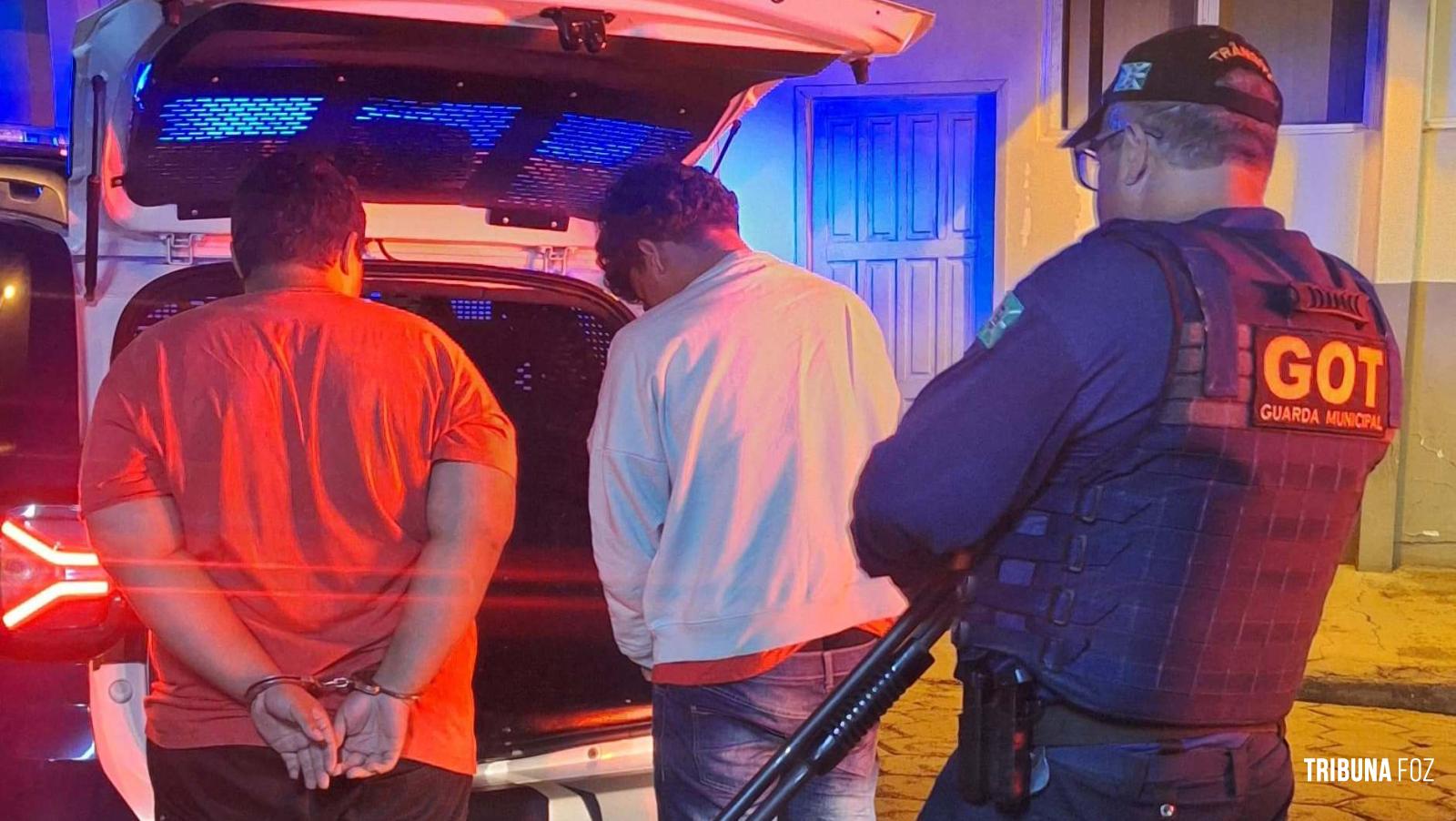 Guarda Municipal apreende dois adolescentes com veículo furtado saindo do Jardim Jupira durante a madrugada Guarda Municipal apreende dois adolescentes com veículo furtado saindo do Jardim Jupira durante a madrugada